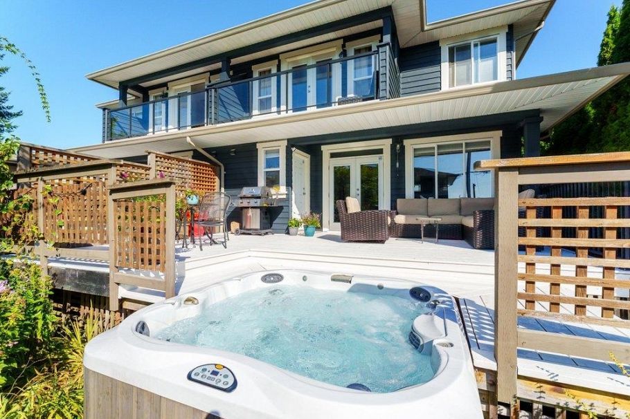 331 W 14th Street North Vancouver, BC - 3