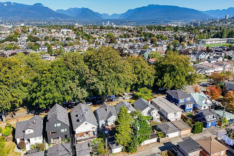 2668 William Street Vancouver, BC - 11