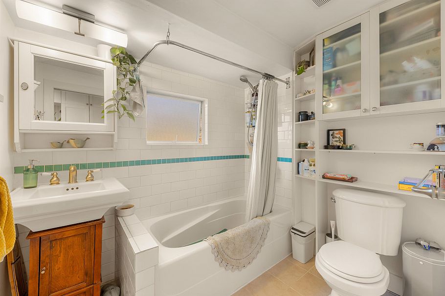 612 E 4th Street North Vancouver, BC - 11