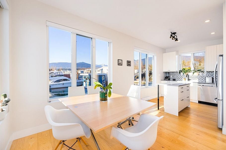 JNW04 415 Esplanade W North Vancouver, BC - 15