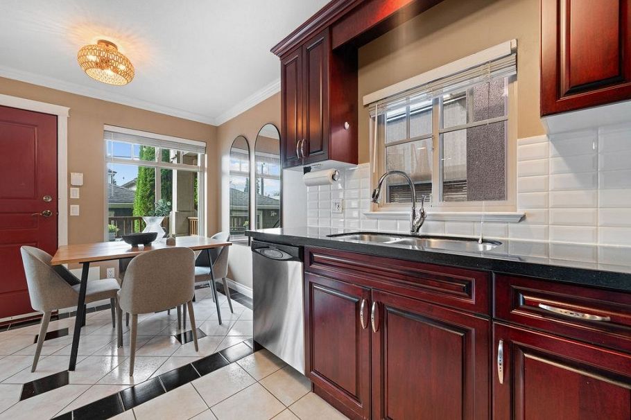 1254 E 11th Avenue Vancouver, BC - 9