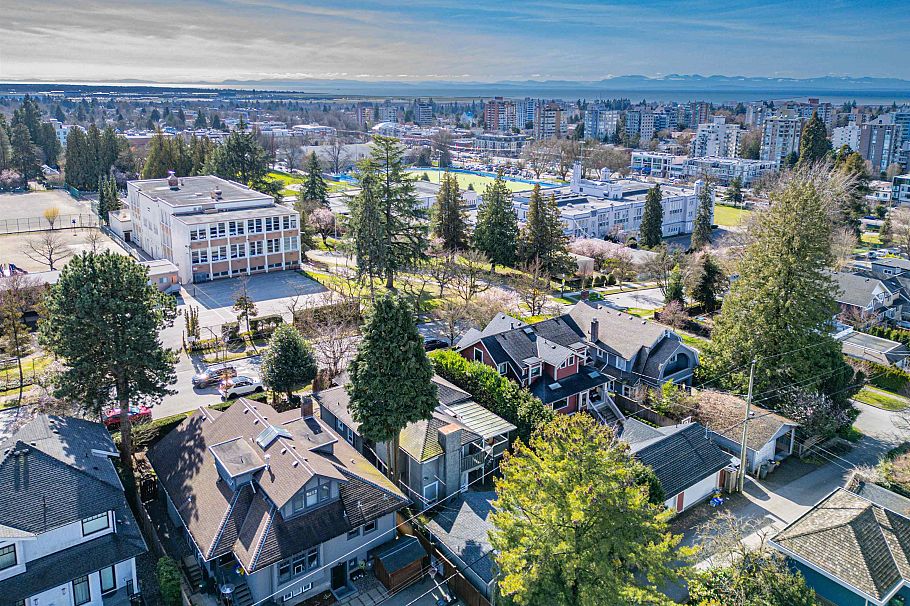 1987 W 37th Avenue Vancouver, BC - 2