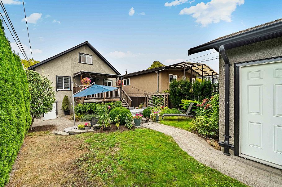 2690 Kitchener Street Vancouver, BC - 27