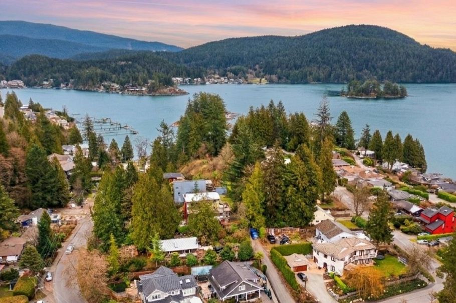 1232 Harris Avenue North Vancouver, BC - 37