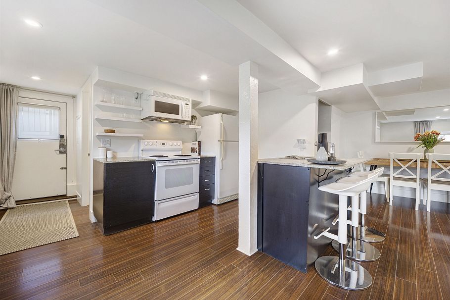 1923 E 1st Avenue Vancouver, BC - 35