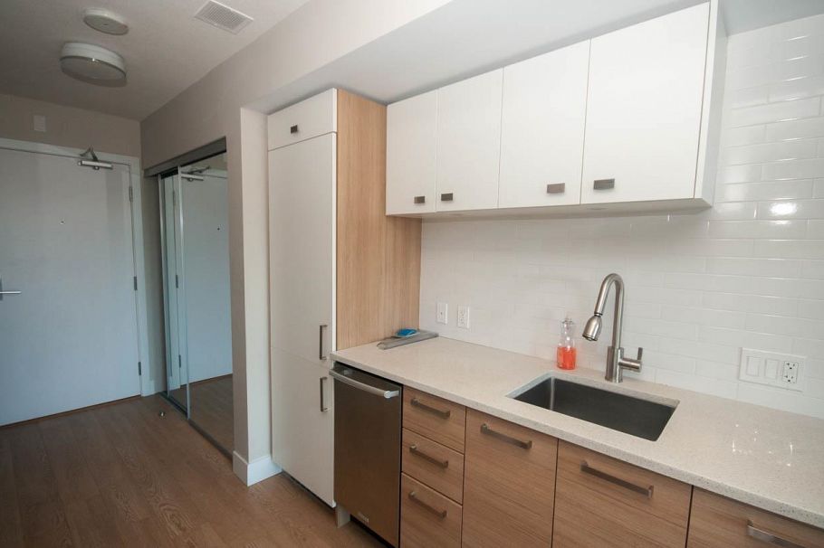 611 1783 Manitoba Street Vancouver, BC - 3