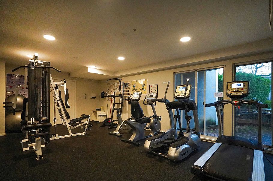 302 8420 Jellicoe Street Vancouver, BC - 17