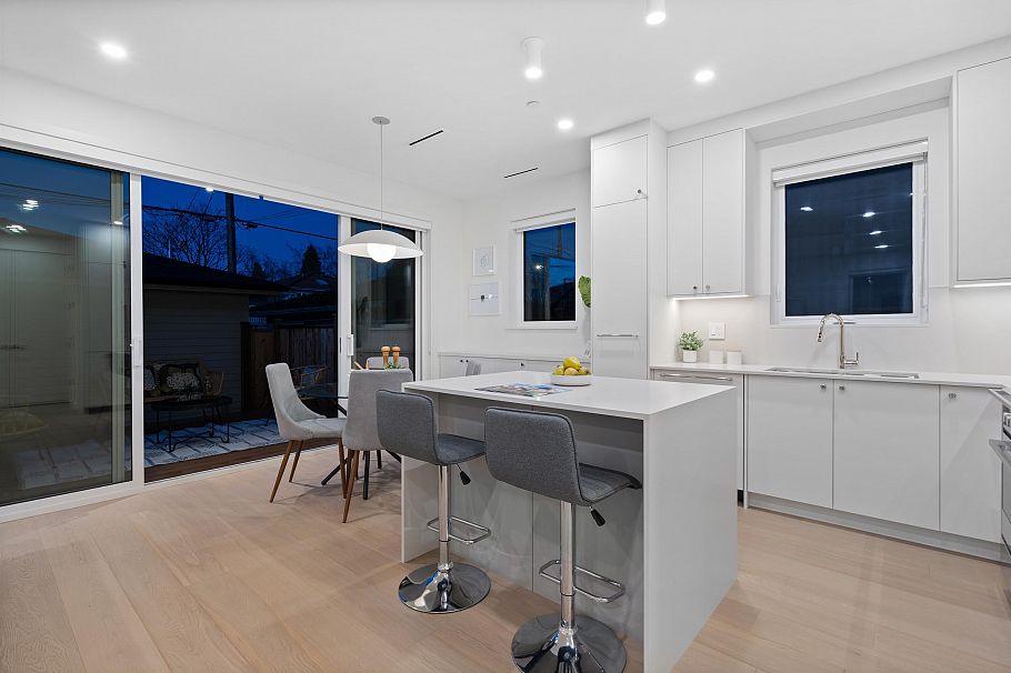 2 2253 Grant Street Vancouver, BC - 7