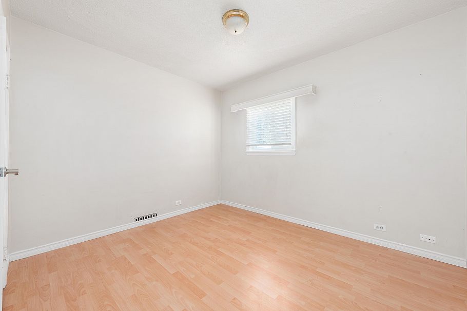 5556 Earles Street Vancouver, BC - 7