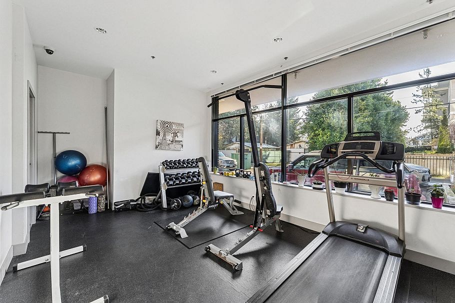 302 1273 Marine Drive North Vancouver, BC - 20