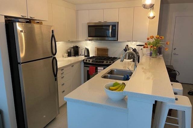 302 160 W 3rd Street North Vancouver, BC - 9