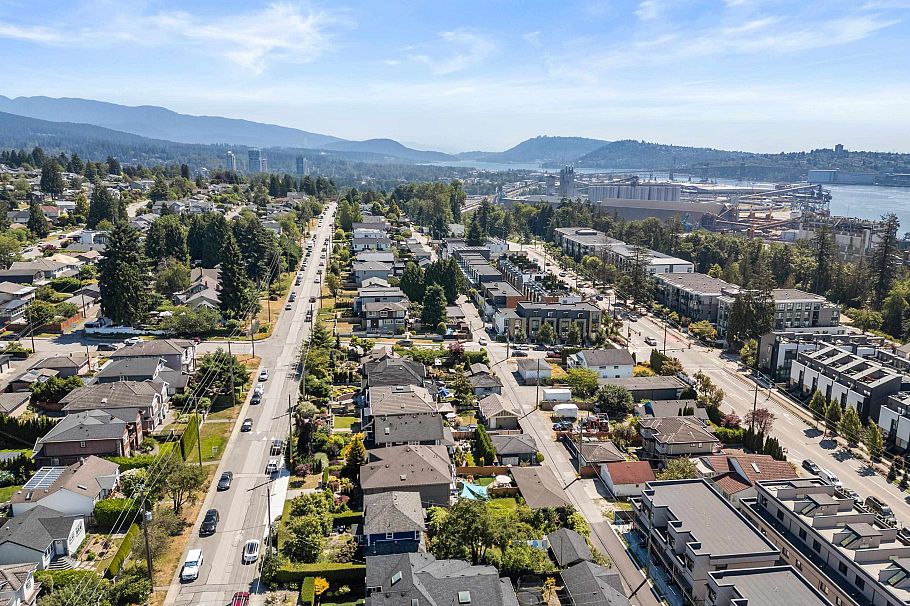 205 615 E 3rd Street North Vancouver, BC - 32