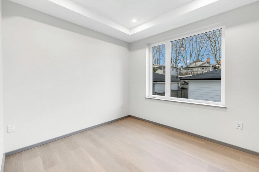 2 3547 E Georgia Street Vancouver, BC - 21