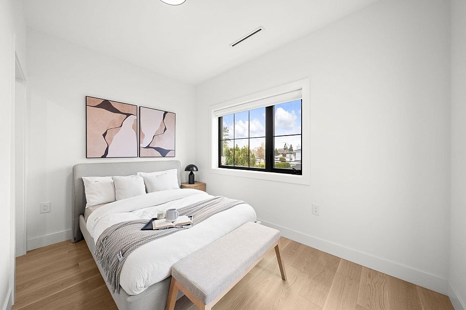 2793 W 21st Avenue Vancouver, BC - 21