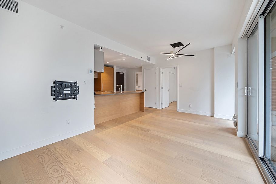 210 7128 Adera Street Vancouver, BC - 5