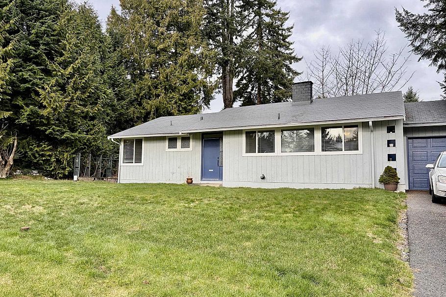 1876 Beaulynn Place North Vancouver, BC - 3