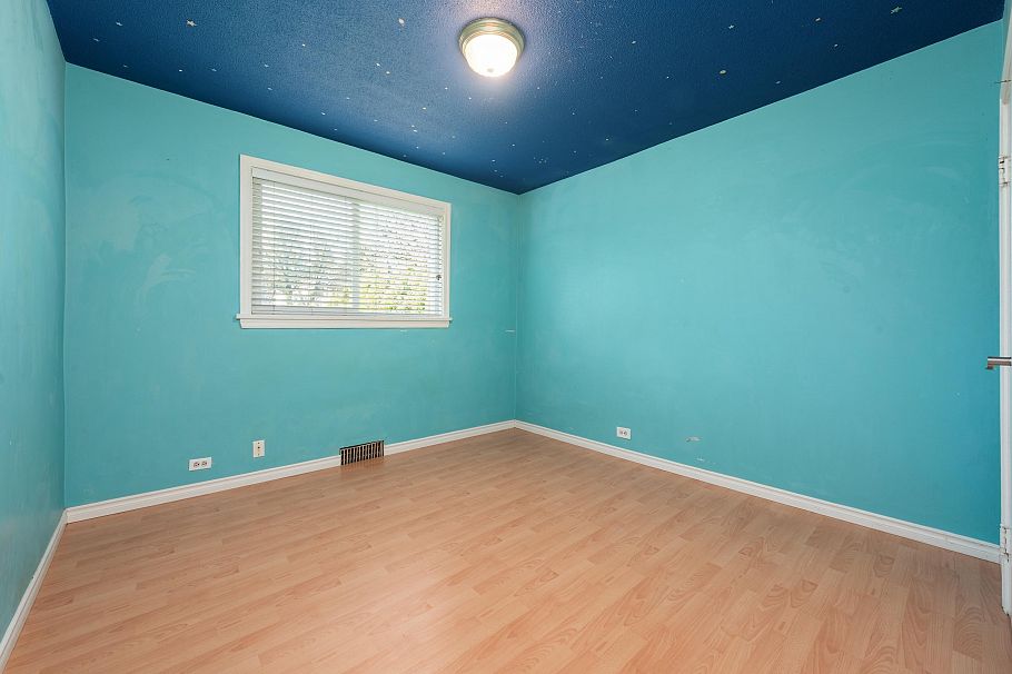 5556 Earles Street Vancouver, BC - 9