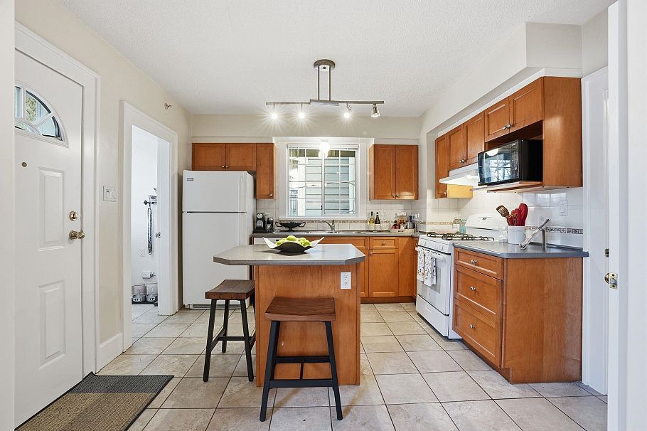 909 W 18th Avenue Vancouver, BC - 13