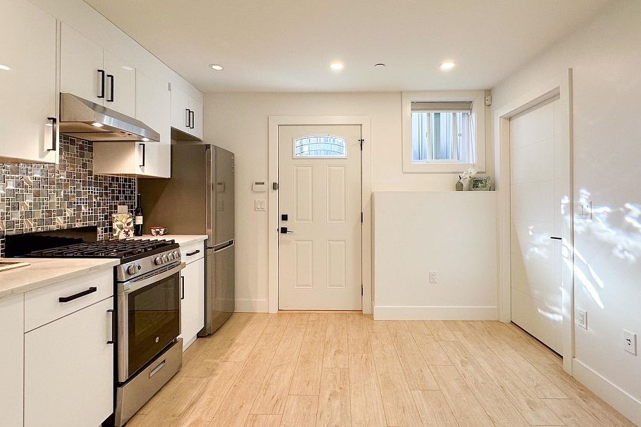 2723 Turner Street Vancouver, BC - 28