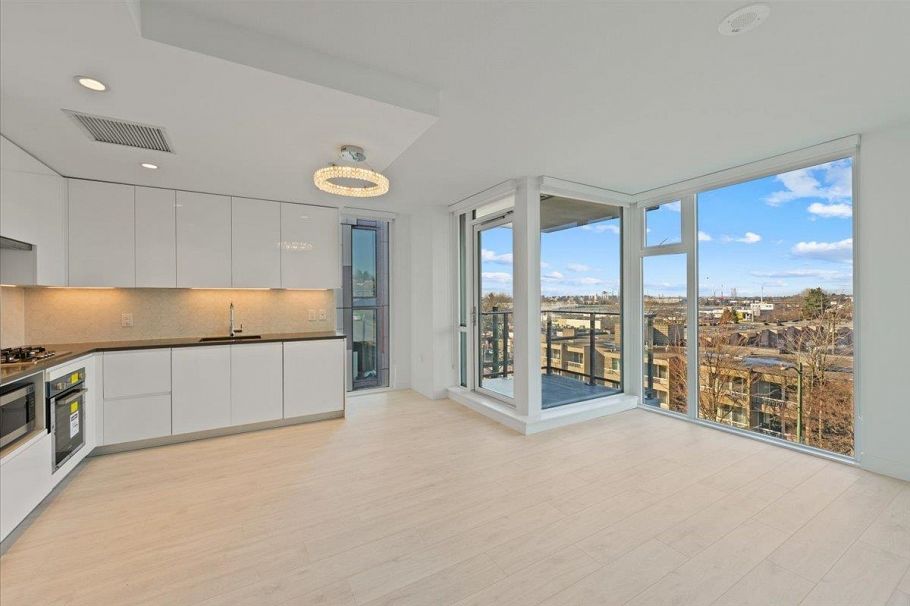 410 8138 Fraser Street Vancouver, BC - 7