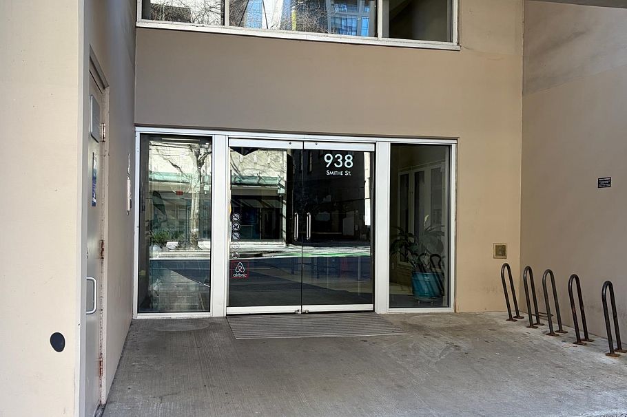 1525 938 Smithe Street Vancouver, BC - 2
