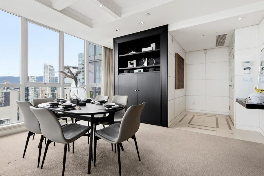 4302 1408 Strathmore Mews Vancouver, BC - 2