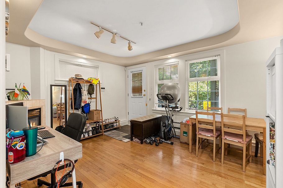 909 W 18th Avenue Vancouver, BC - 32