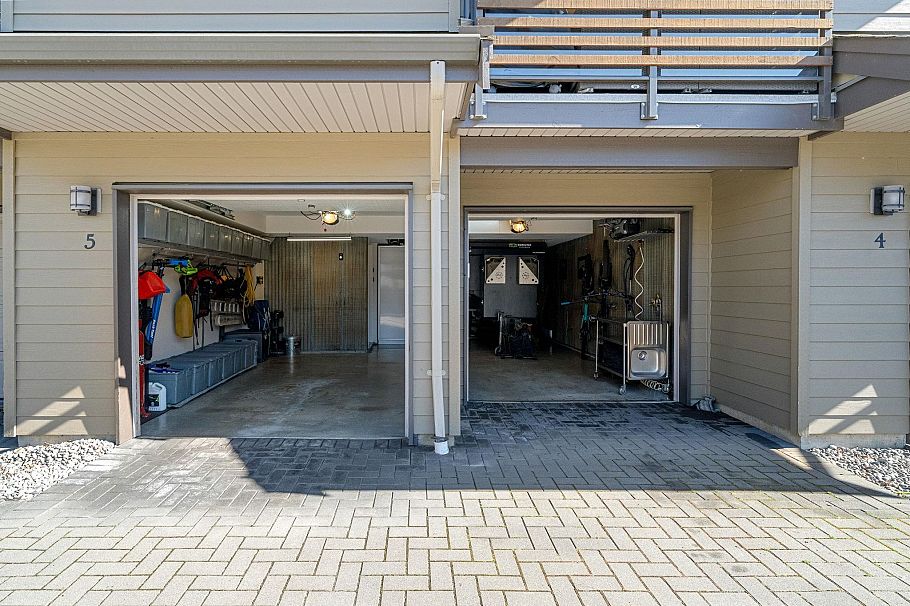 5 897 Premier Street North Vancouver, BC - 31