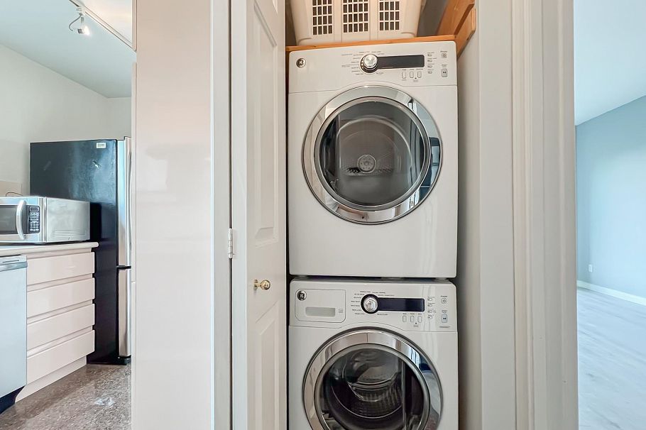 1206 909 Burrard Street Vancouver, BC - 17