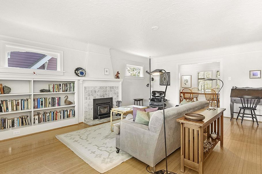 4269 W 13th Avenue Vancouver, BC - 9