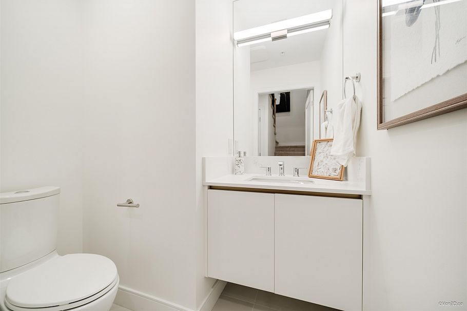 208 918 W 32nd Street Vancouver, BC - 8