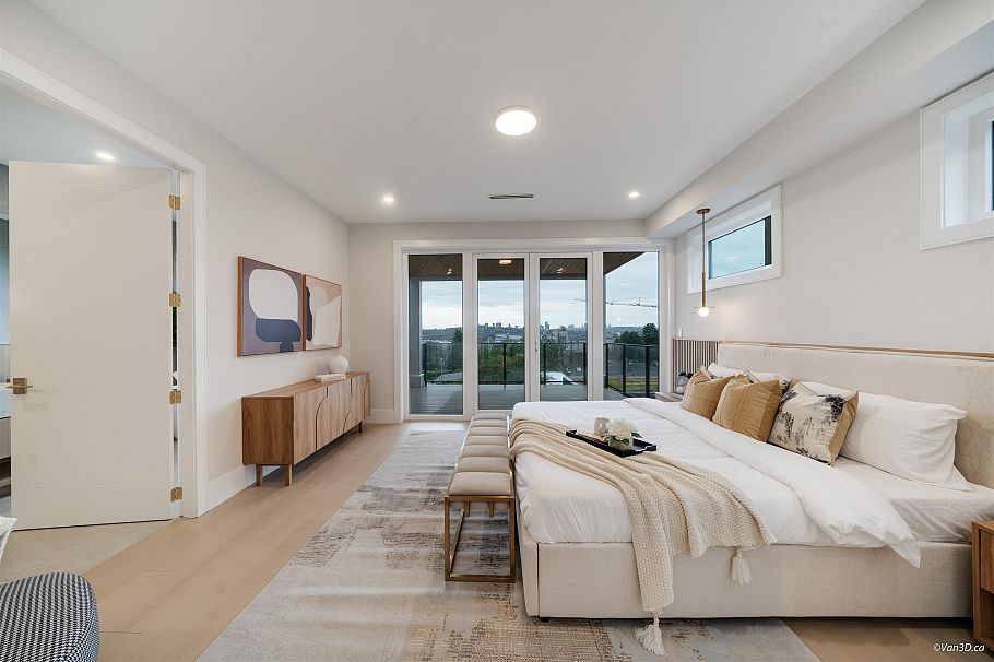 971 Adderley Street North Vancouver, BC - 15