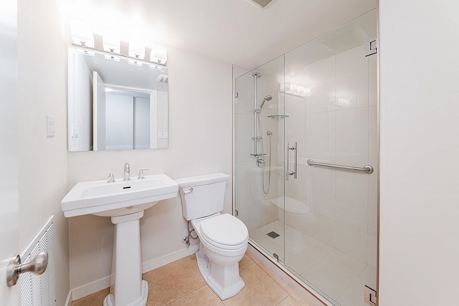 106 1972 Robson Street Vancouver, BC - 22