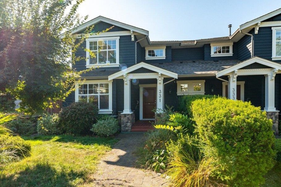 331 W 14th Street North Vancouver, BC - 35