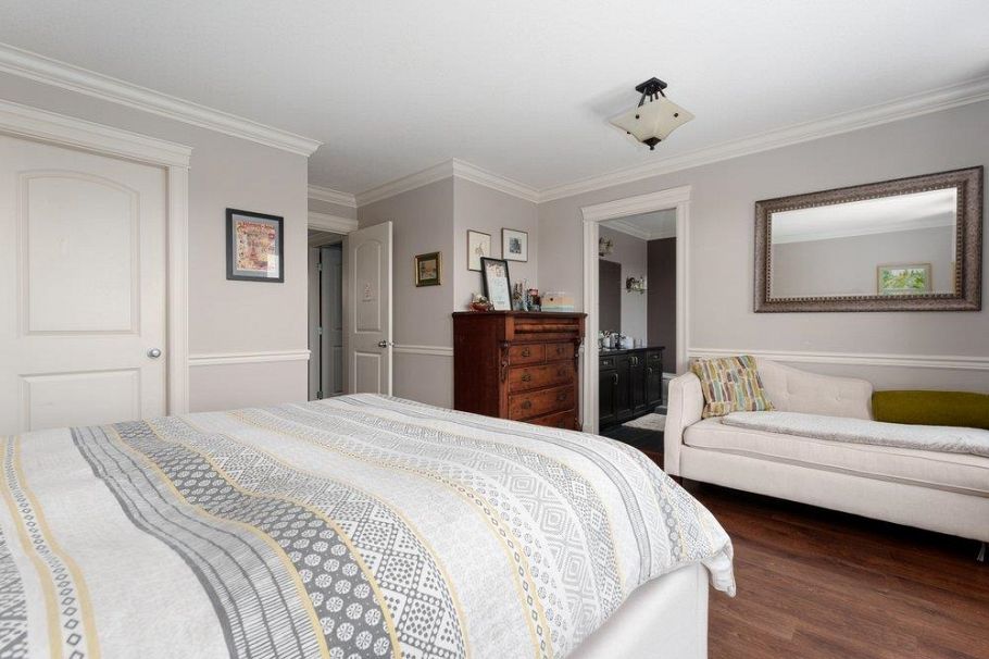 331 W 14th Street North Vancouver, BC - 24