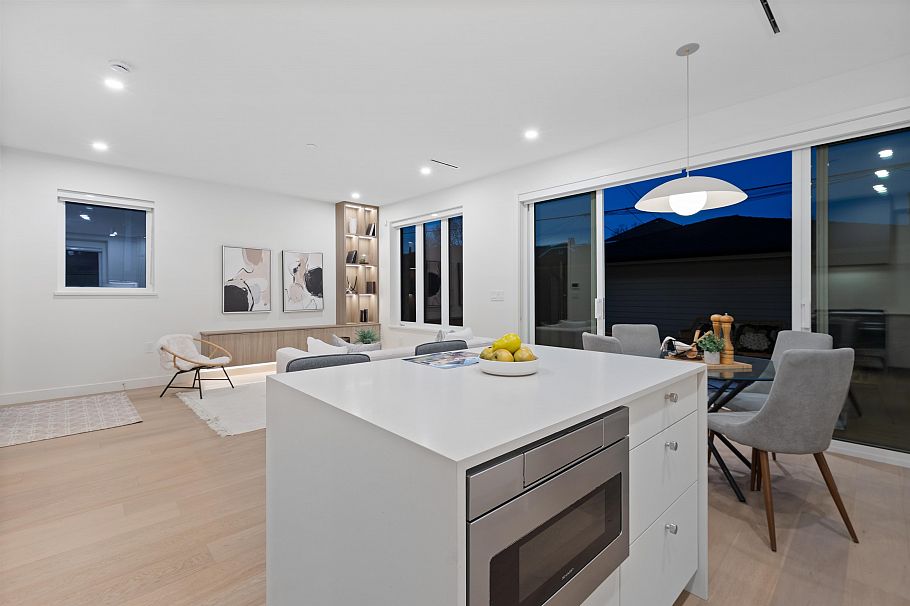 2 2253 Grant Street Vancouver, BC - 10