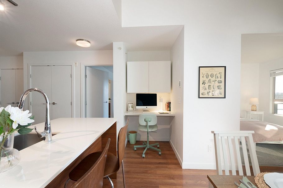 507 1677 Lloyd Avenue North Vancouver, BC - 21