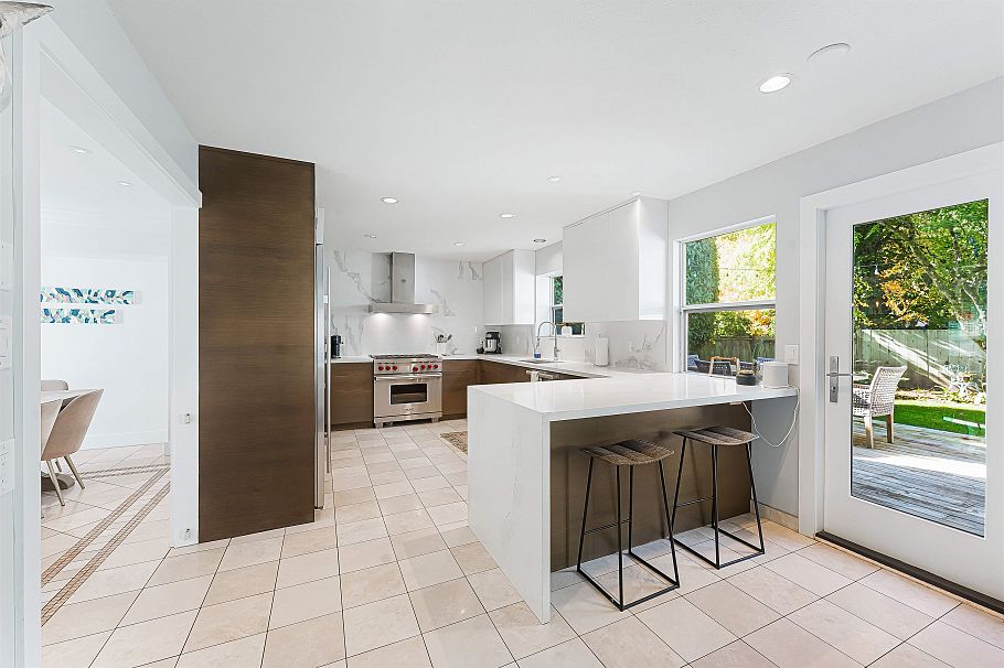 3968 Frames Place North Vancouver, BC - 1