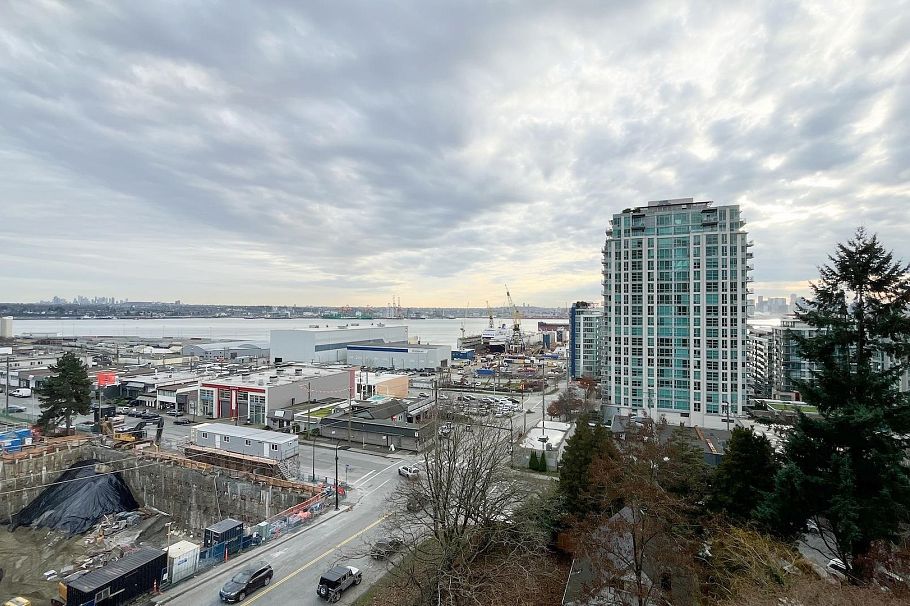 708 145 St. Georges Avenue North Vancouver, BC - 2