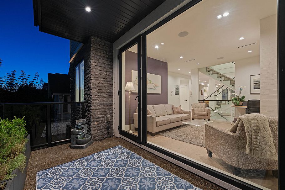 336 E Keith Road North Vancouver, BC - 14