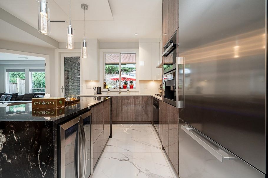 4365 Mountain Highway North Vancouver, BC - 9