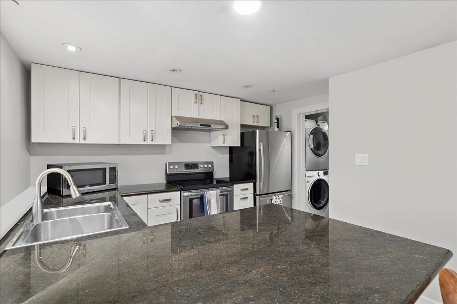 3440 W 26th Avenue Vancouver, BC - 25