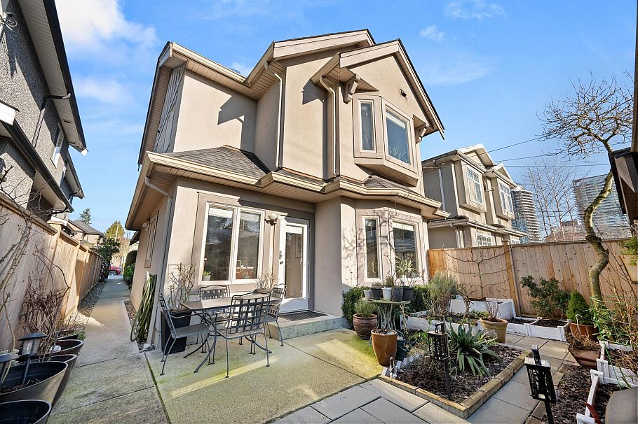 720 W 68th Avenue Vancouver, BC - 26