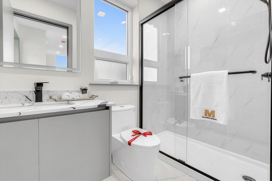 1 3547 E Georgia Street Vancouver, BC - 19