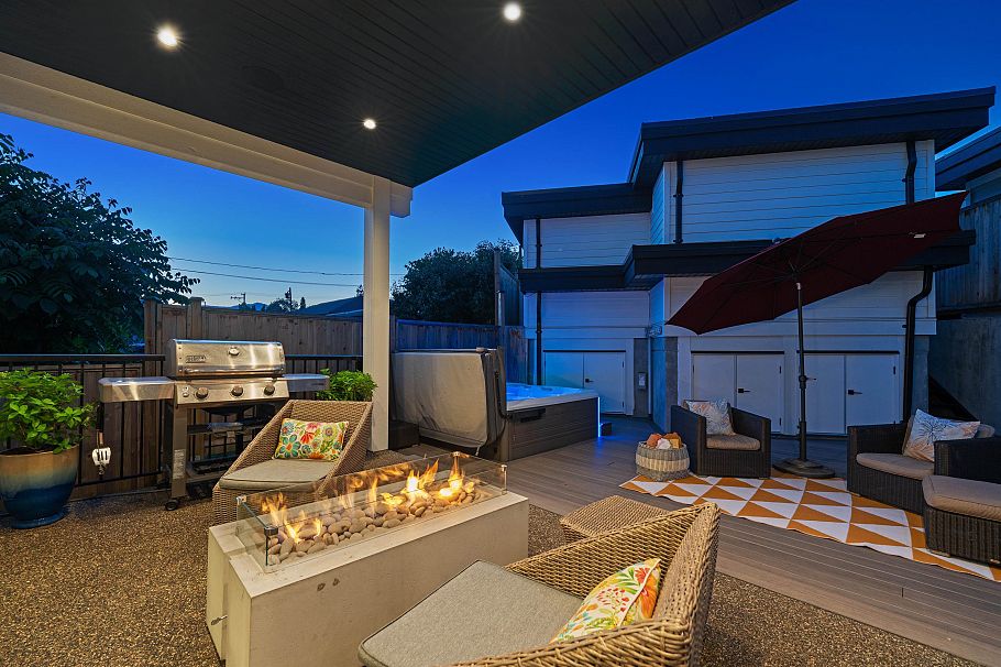 336 E Keith Road North Vancouver, BC - 32