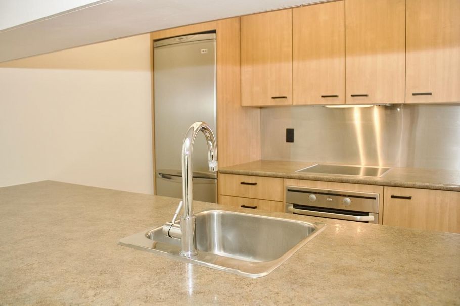 402 1230 Comox Street Vancouver, BC - 4