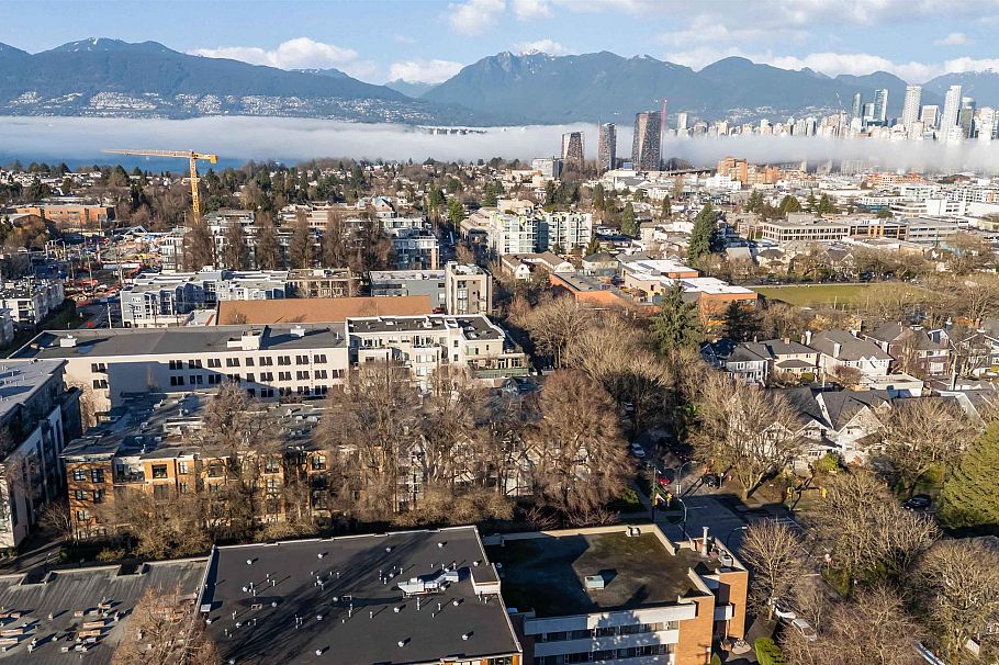 104 2755 Maple Street Vancouver, BC - 35