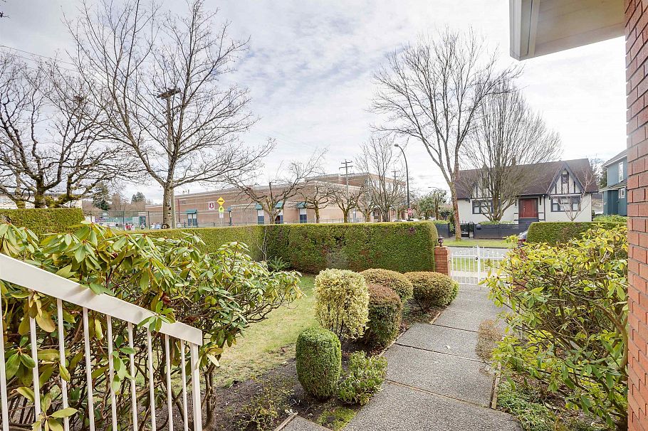 2005 W 46th Avenue Vancouver, BC - 19