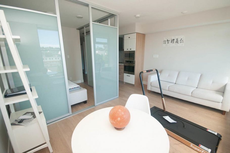 611 1783 Manitoba Street Vancouver, BC - 5