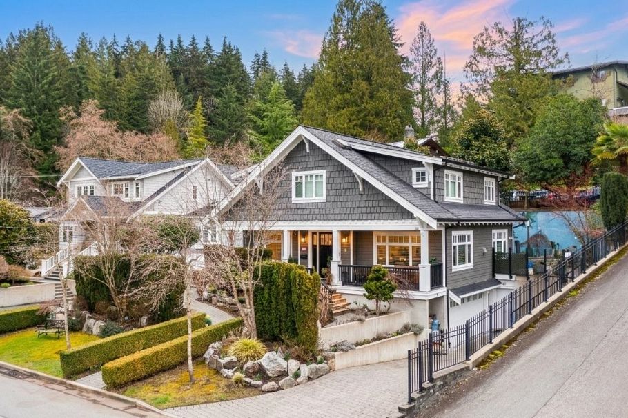 1232 Harris Avenue North Vancouver, BC - 1